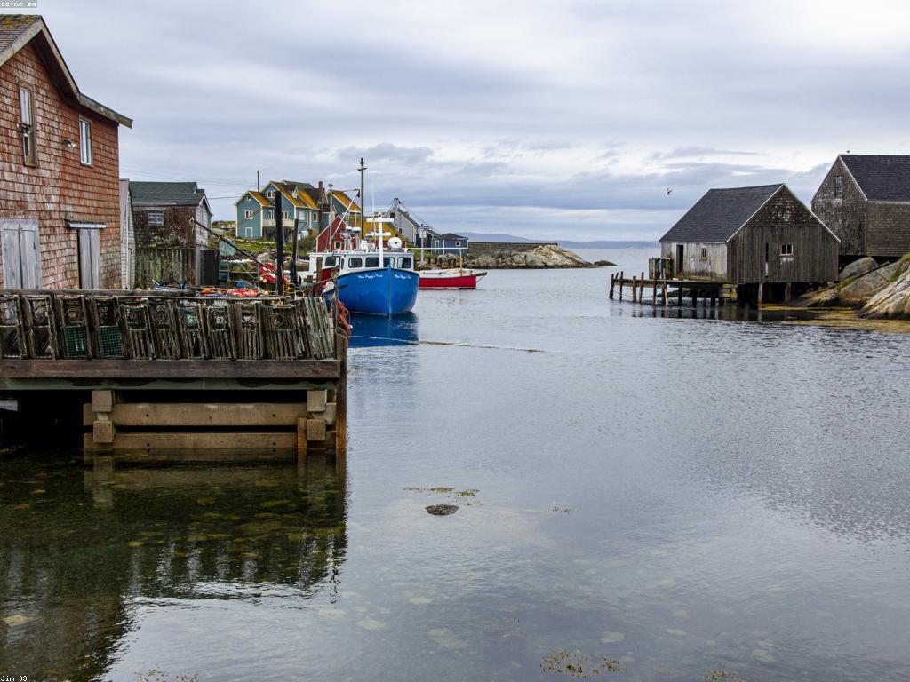 សកម្មភាពបាញ់ត្រីនៅកម្ពុជា