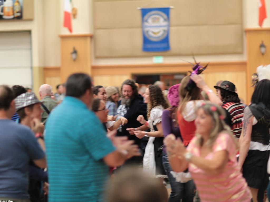 ការពិពណ៌នាព្រឹត្តិការណ៍និងការប្រកួត